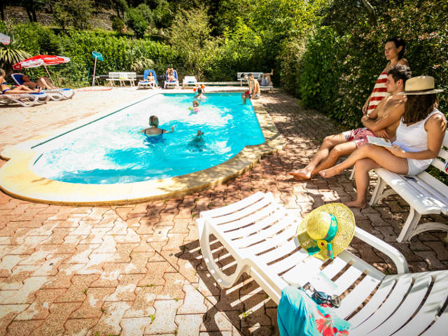 piscine chauffée Le Mouretou cévennes camping gard